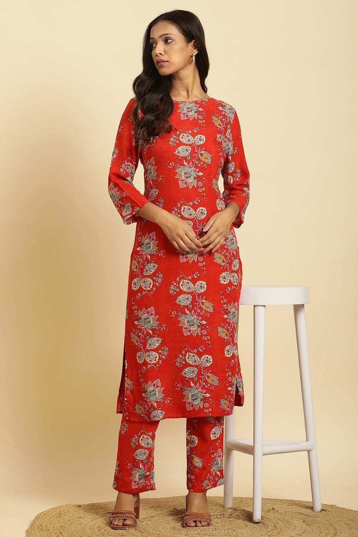 Red Printed Casual Three-Quarter Sleeves Boat Neck Women Regular Fit Kurta Sets